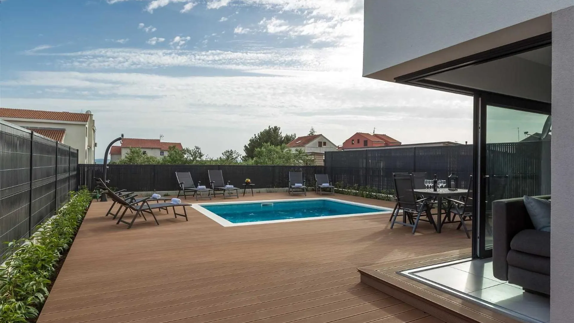 Villa Tuta With Heated Pool, Only 150 M From The Beach Pakostane 0*,  Croatia