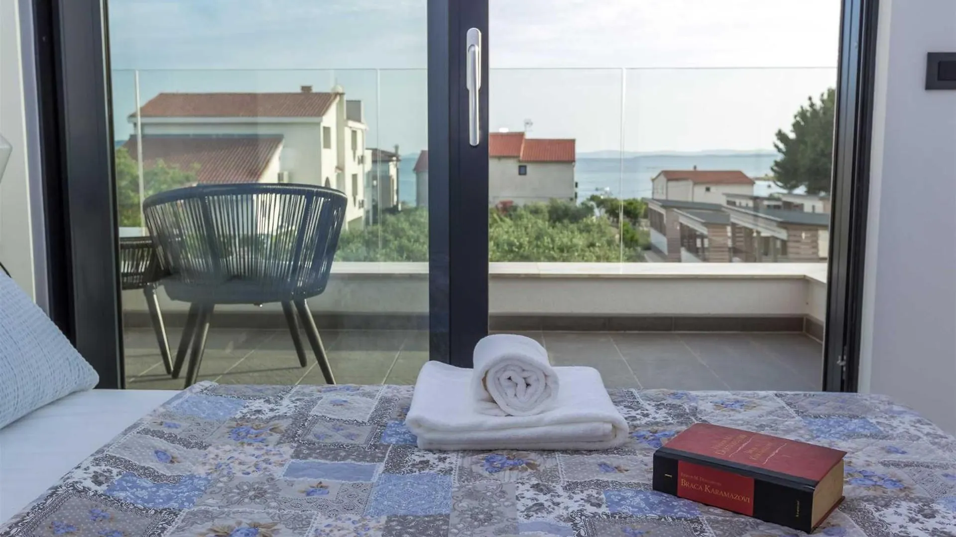Villa Tuta With Heated Pool, Only 150 M From The Beach Pakostane