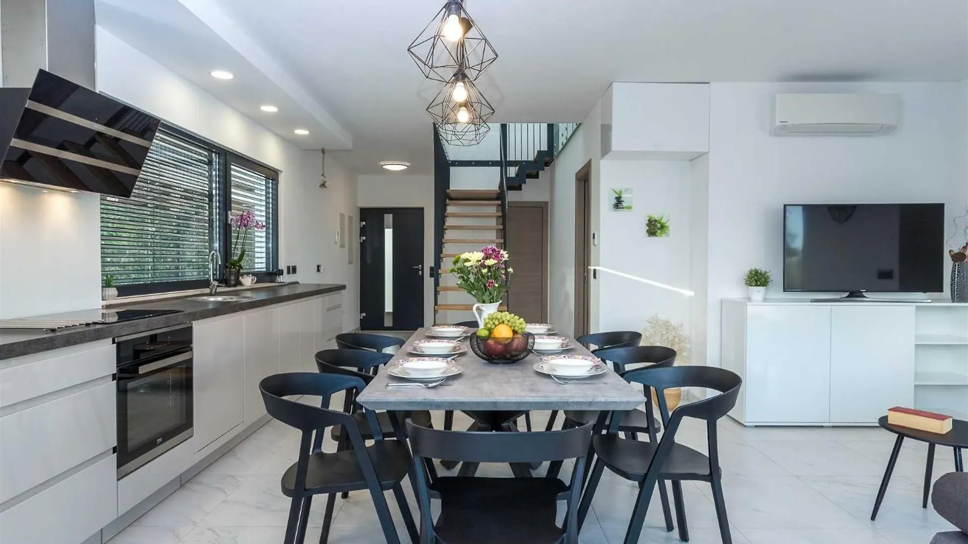 Villa Tuta With Heated Pool, Only 150 M From The Beach Pakostane Croatia