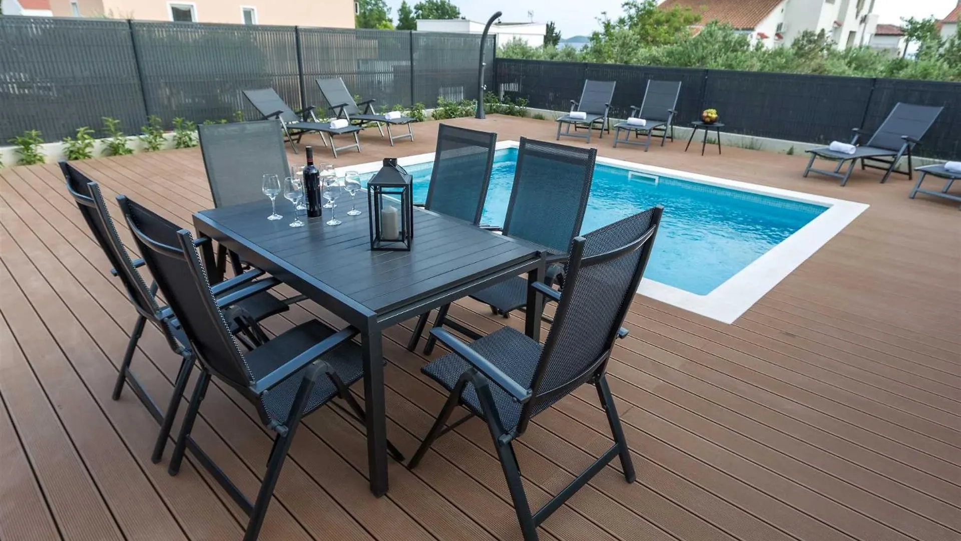 Villa Tuta With Heated Pool, Only 150 M From The Beach Pakostane