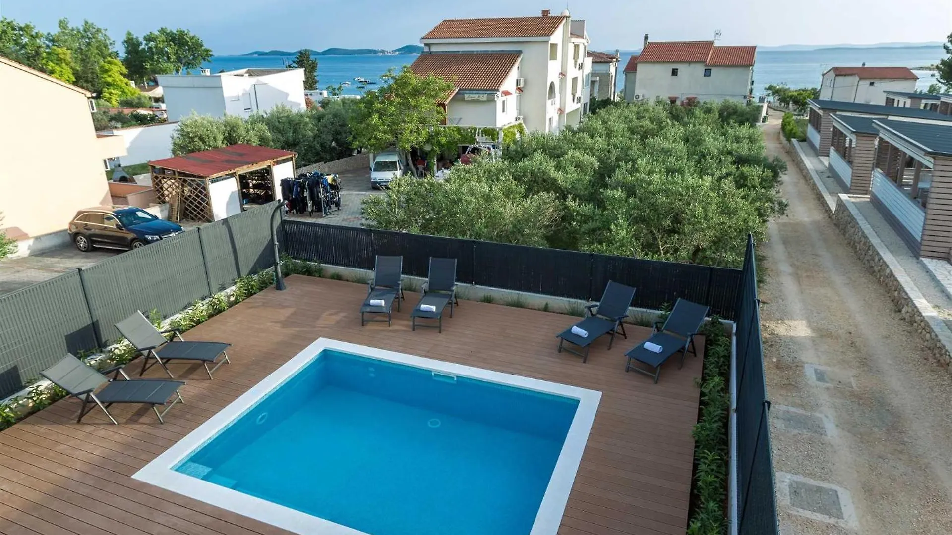 Villa Tuta With Heated Pool, Only 150 M From The Beach Pakostane